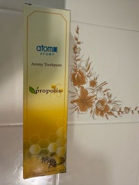 Atomy Propolis Toothpaste - Yellow Gradient Packaging